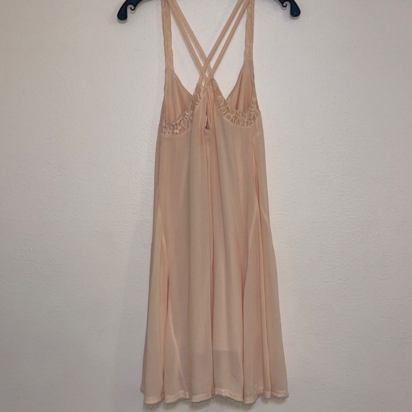 Others Follow Peachy Dress With Lace Trim and Raw Hem Size Small - Picture 10 of 13